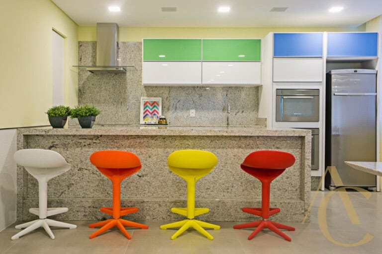 Apartamento para alugar – 2 suítes – Agronômica – Florianópolis, SC.