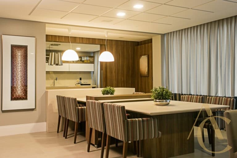 Apartamento para alugar – 2 suítes – Agronômica – Florianópolis, SC.
