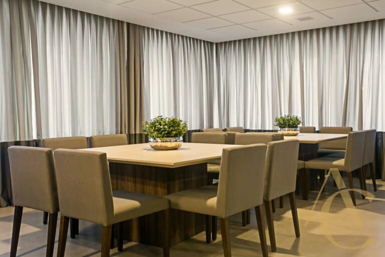 Apartamento para alugar – 2 suítes – Agronômica – Florianópolis, SC.