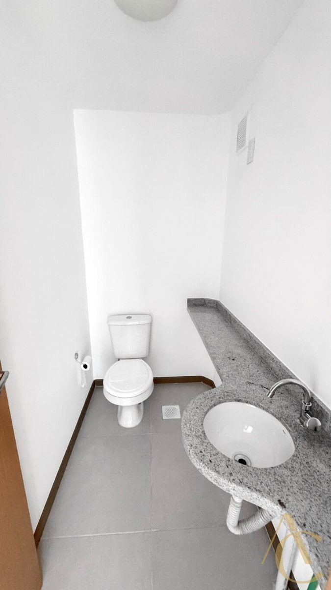 Apartamento para locação – 3 suítes – Abraão, Florianópolis/SC.