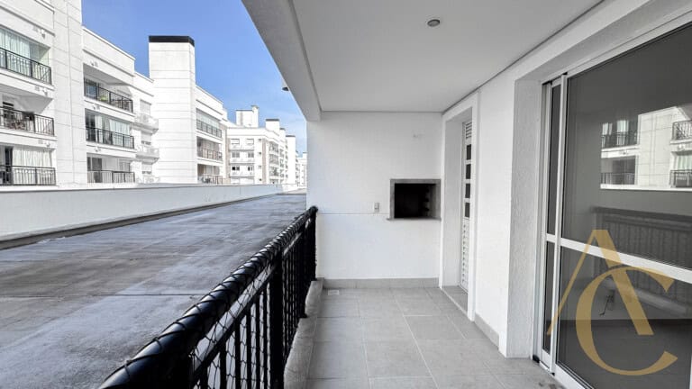 Apartamento para locação – 3 suítes – Abraão, Florianópolis/SC.