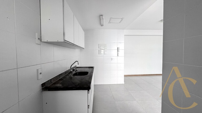 Apartamento para locação – 3 suítes – Abraão, Florianópolis/SC.