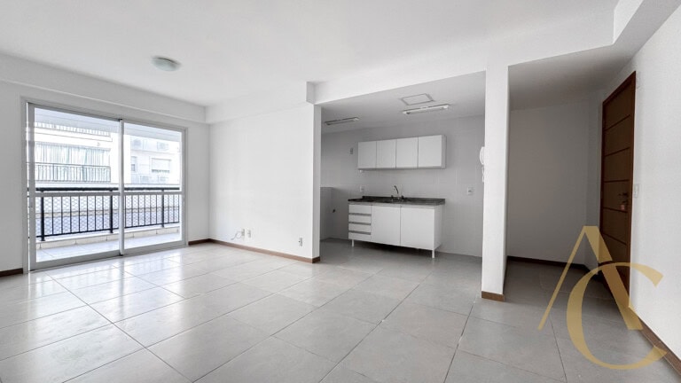 Apartamento para locação – 3 suítes – Abraão, Florianópolis/SC.