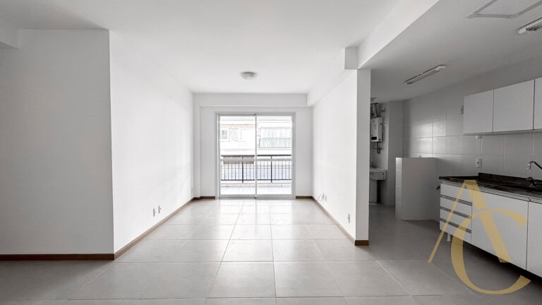 Apartamento para locação – 3 suítes – Abraão, Florianópolis/SC.