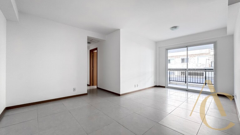 Apartamento para locação – 3 suítes – Abraão, Florianópolis/SC.