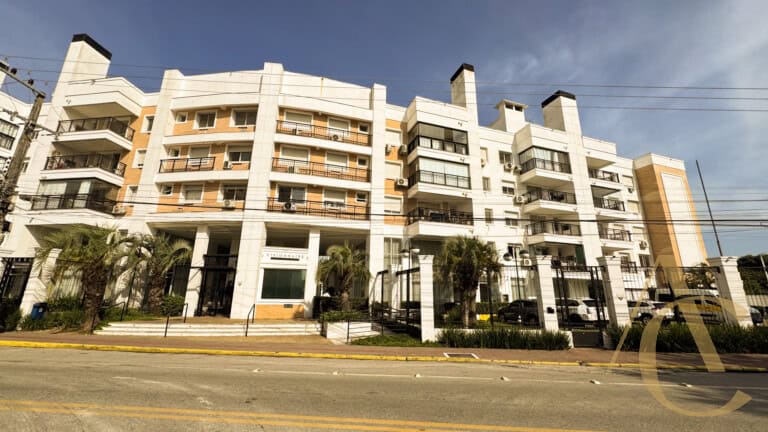 Apartamento para locação – 3 suítes – Abraão, Florianópolis/SC.