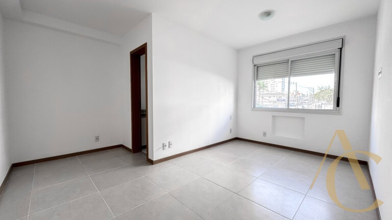 Apartamento para locação – 3 suítes – Abraão, Florianópolis/SC.