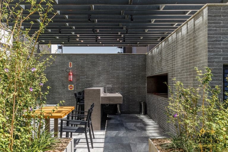 Apartamento para alugar – 2 quarto sendo 1 suíte, Centro – Florianópolis, SC.