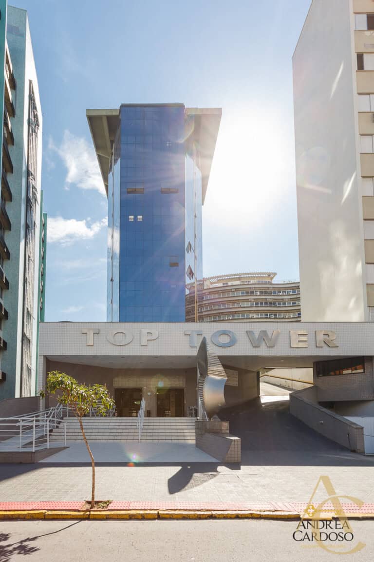 Sala/ático para alugar – Mobiliado – Centro – Florianópolis/SC.