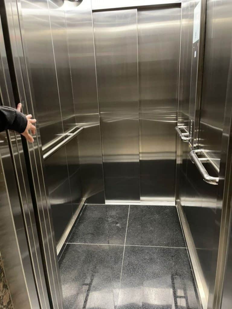 Prédio/Salas para alugar, 516,00m², loja, 3 andares de salas – Centro- Florianópolis.