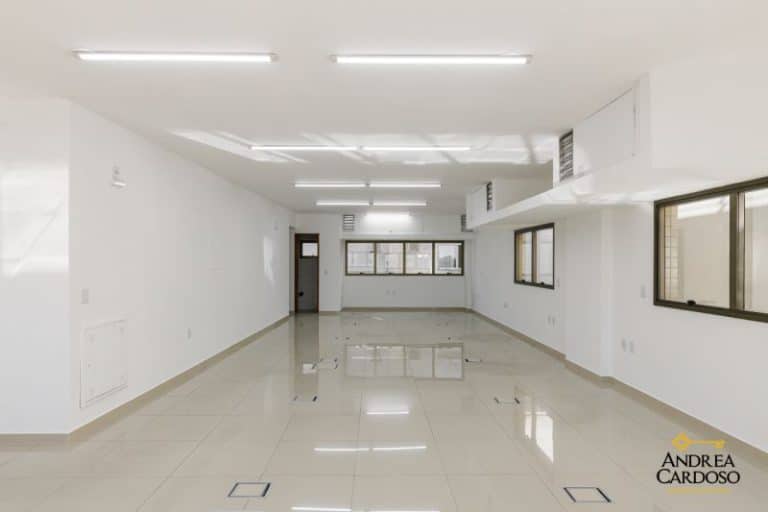 Prédio/Loja/Salas para alugar, 3.139,37m², 32 vagas de garagem – Centro – Florianópolis, SC.
