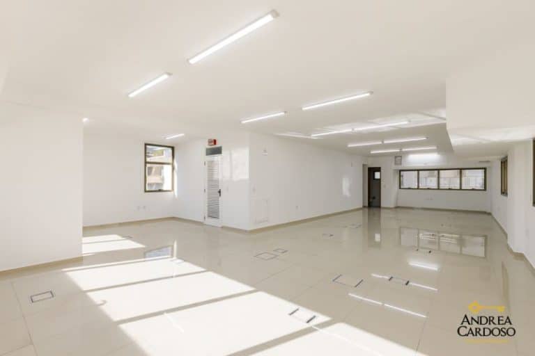 Prédio/Loja/Salas para alugar, 3.139,37m², 32 vagas de garagem – Centro – Florianópolis, SC.