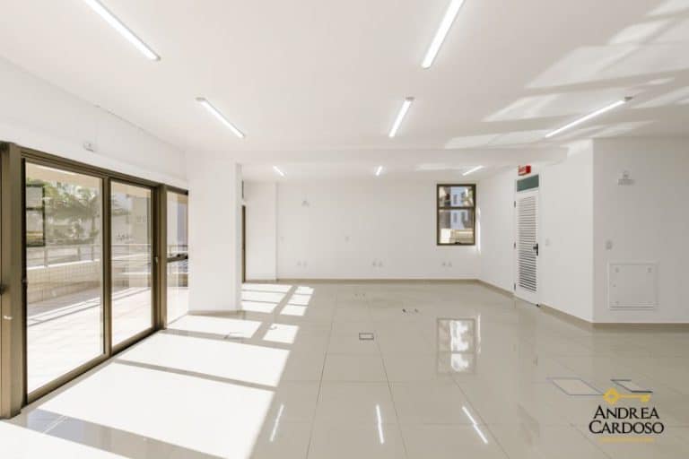 Prédio/Loja/Salas para alugar, 3.139,37m², 32 vagas de garagem – Centro – Florianópolis, SC.