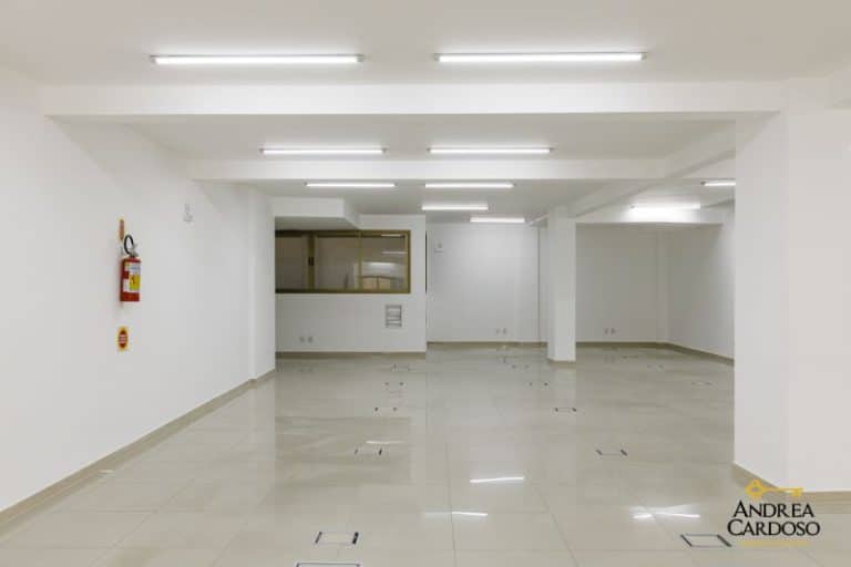 Prédio/Loja/Salas para alugar, 3.139,37m², 32 vagas de garagem – Centro – Florianópolis, SC.