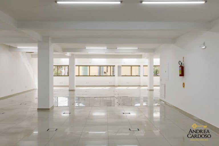 Prédio/Loja/Salas para alugar, 3.139,37m², 32 vagas de garagem – Centro – Florianópolis, SC.