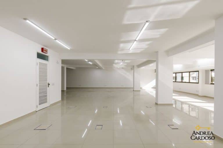 Prédio/Loja/Salas para alugar, 3.139,37m², 32 vagas de garagem – Centro – Florianópolis, SC.