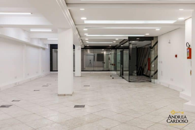 Prédio/Loja/Salas para alugar, 3.139,37m², 32 vagas de garagem – Centro – Florianópolis, SC.