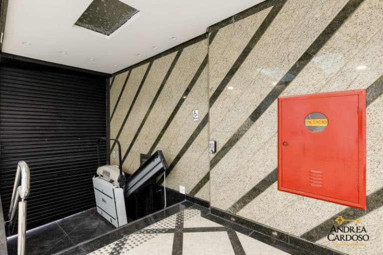 Prédio/Loja/Salas para alugar, 3.139,37m², 32 vagas de garagem – Centro – Florianópolis, SC.