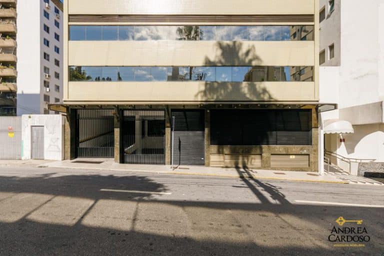 Prédio/Loja/Salas para alugar, 3.139,37m², 32 vagas de garagem – Centro – Florianópolis, SC.