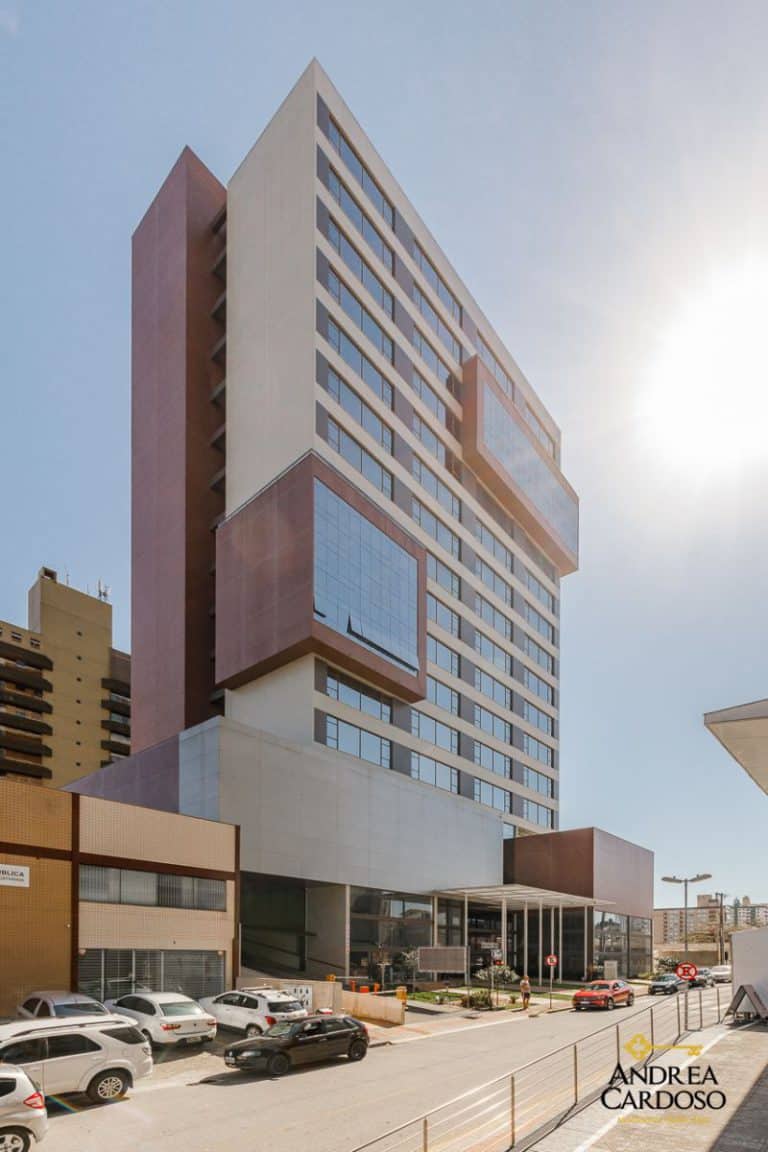 Sala para alugar, com 816.64m² – Barreiros, São José, SC.