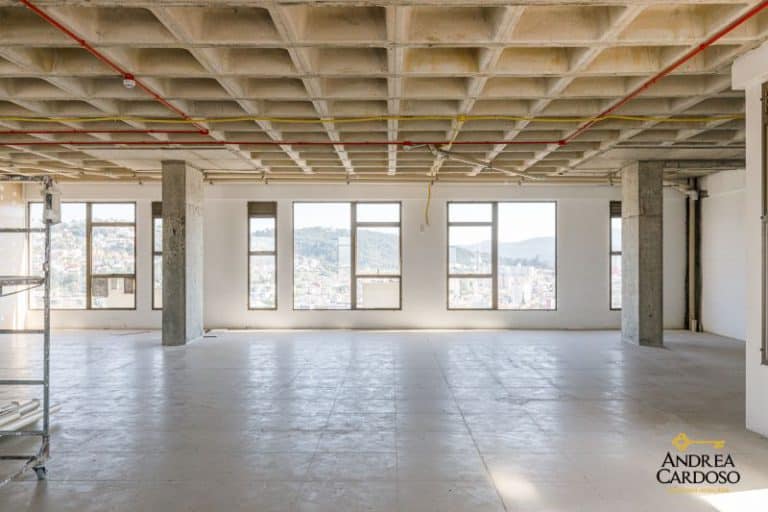 Sala para alugar, com 816.64m² – Barreiros, São José, SC.