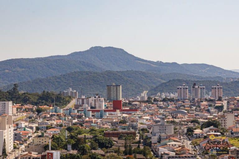 Sala para alugar, com 816.64m² – Barreiros, São José, SC.
