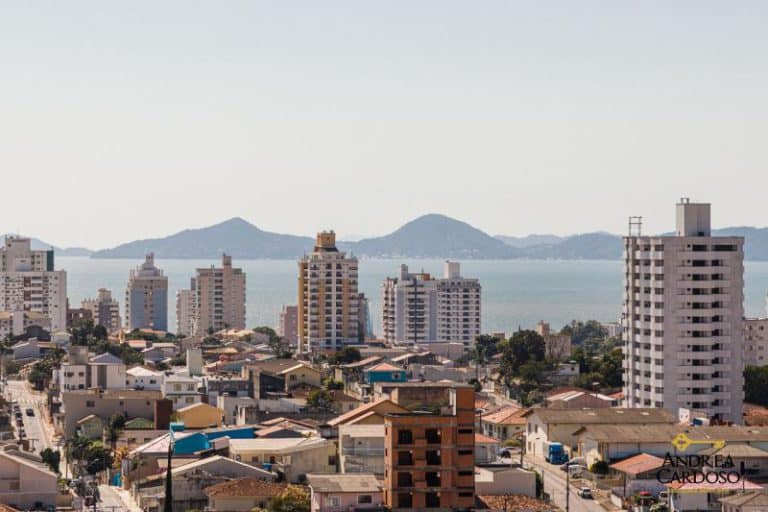 Sala para alugar, com 816.64m² – Barreiros, São José, SC.