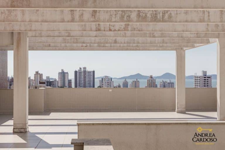 Sala para alugar, com 816.64m² – Barreiros, São José, SC.