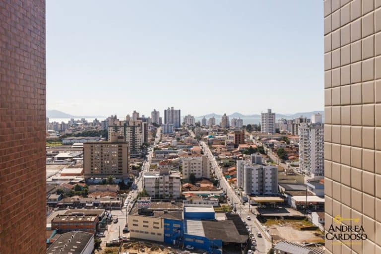 Sala para alugar, com 816.64m² – Barreiros, São José, SC.