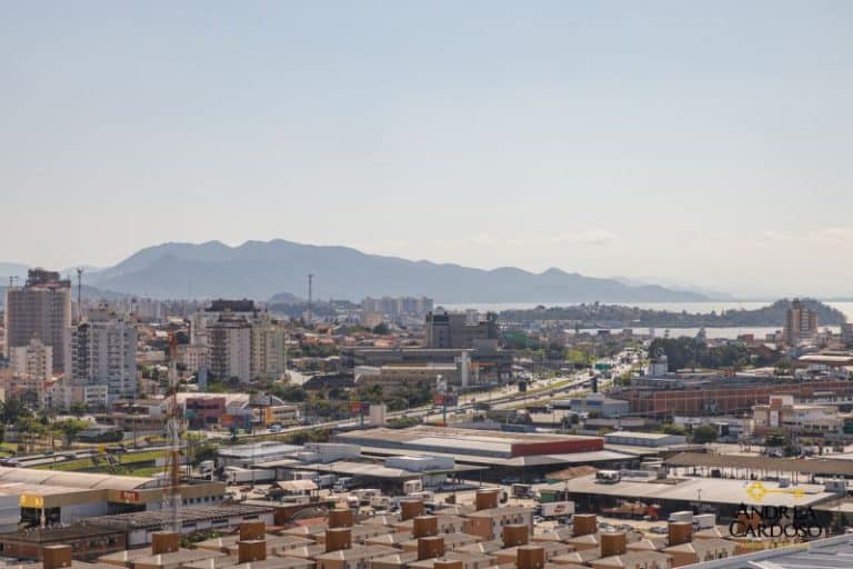 Sala para alugar, com 816.64m² – Barreiros, São José, SC.