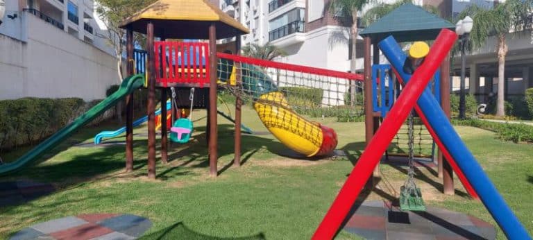 Apartamento para alugar – 3 quartos sendo 1 suíte e demi-suíte – Abraão | Florianópolis/SC.