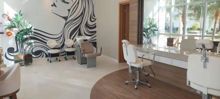Apartamento para alugar – 3 quartos sendo 1 suíte e demi-suíte – Abraão | Florianópolis/SC.