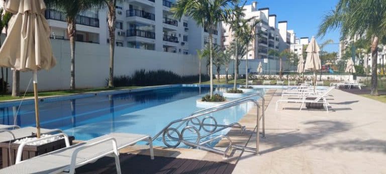 Apartamento para alugar – 3 quartos sendo 1 suíte e demi-suíte – Abraão | Florianópolis/SC.