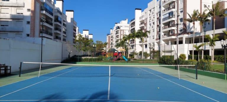Apartamento para alugar – 3 quartos sendo 1 suíte e demi-suíte – Abraão | Florianópolis/SC.