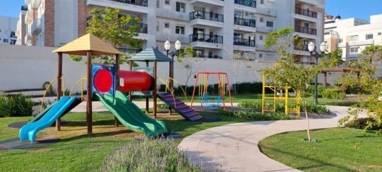 Apartamento para alugar – 3 quartos sendo 1 suíte e demi-suíte – Abraão | Florianópolis/SC.