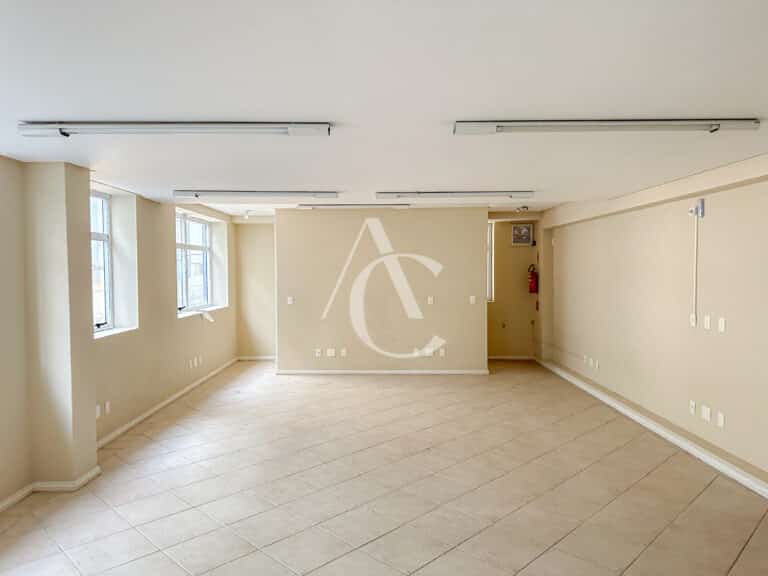 Prédio/Salas para alugar, 516,00m², loja, 3 andares de salas – Centro- Florianópolis.