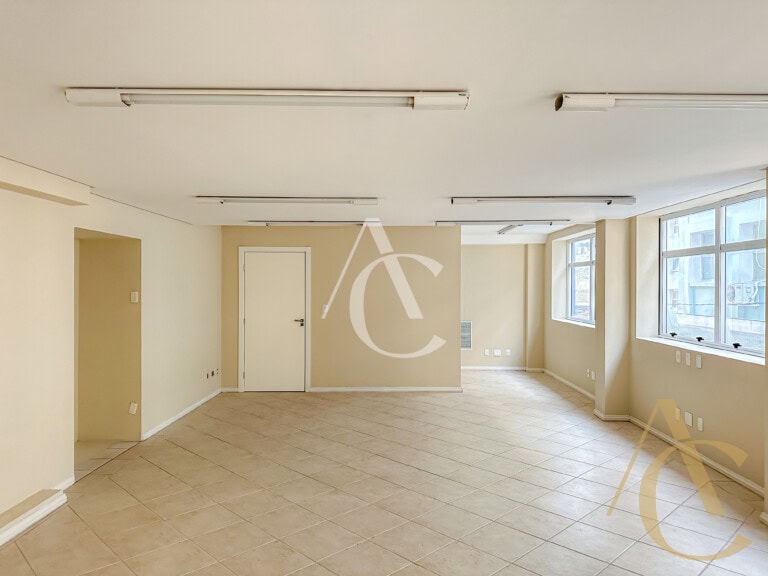 Sala para alugar, com 437,40m² – Centro, Florianópolis,SC.