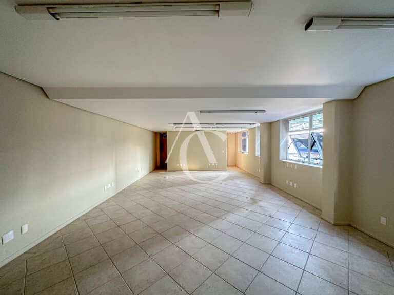 Prédio/Salas para alugar, 516,00m², loja, 3 andares de salas – Centro- Florianópolis.
