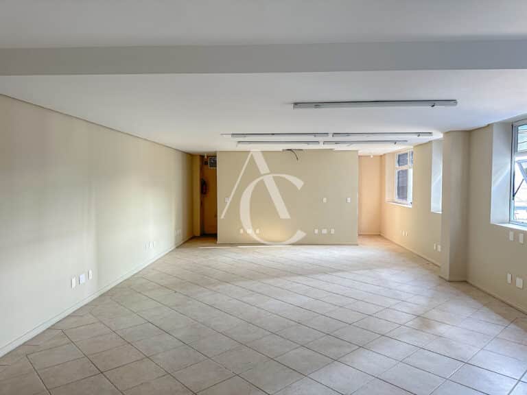 Prédio/Salas para alugar, 516,00m², loja, 3 andares de salas – Centro- Florianópolis.