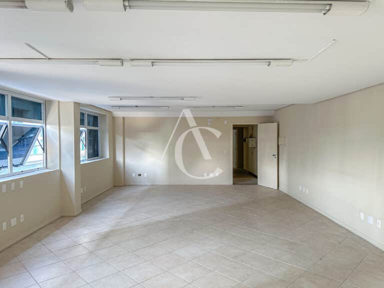 Prédio/Salas para alugar, 516,00m², loja, 3 andares de salas – Centro- Florianópolis.