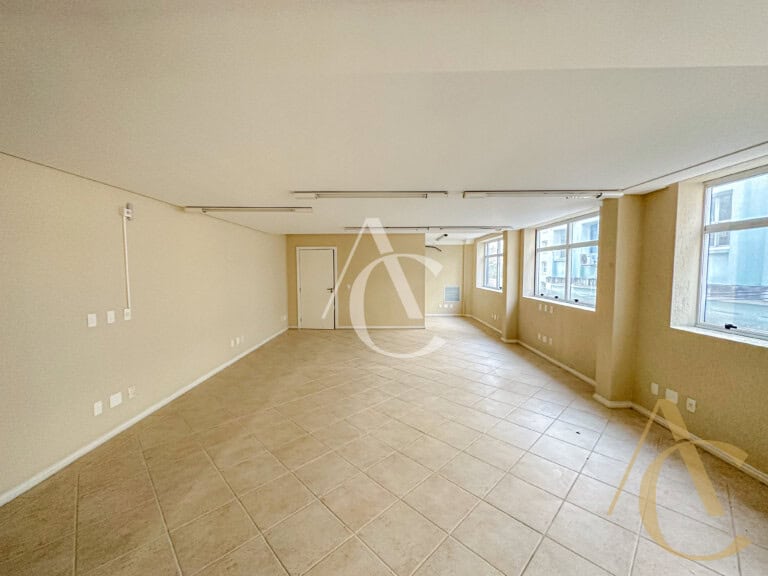 Sala para alugar, com 437,40m² – Centro, Florianópolis,SC.