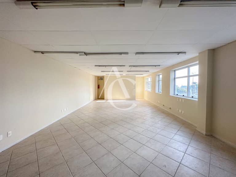 Prédio/Salas para alugar, 516,00m², loja, 3 andares de salas – Centro- Florianópolis.