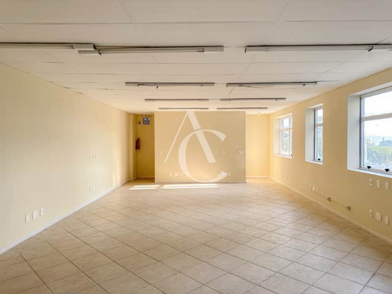 Prédio/Salas para alugar, 516,00m², loja, 3 andares de salas – Centro- Florianópolis.