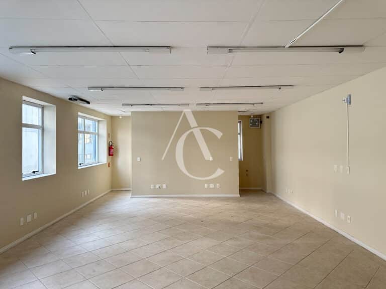 Prédio/Salas para alugar, 516,00m², loja, 3 andares de salas – Centro- Florianópolis.