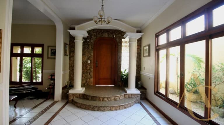 Casa residencial para alugar, com 330,00m², 1 suíte, 4 quartos, Estreito – Florianópolis, SC.