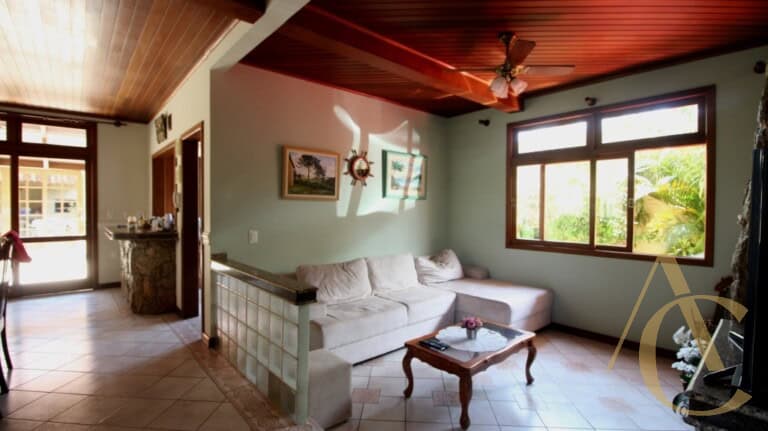 Casa residencial para alugar, com 330,00m², 1 suíte, 4 quartos, Estreito – Florianópolis, SC.