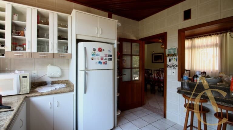 Casa residencial para alugar, com 330,00m², 1 suíte, 4 quartos, Estreito – Florianópolis, SC.