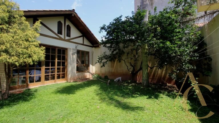 Casa residencial para alugar, com 330,00m², 1 suíte, 4 quartos, Estreito – Florianópolis, SC.