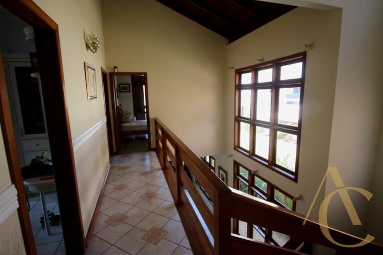 Casa residencial para alugar, com 330,00m², 1 suíte, 4 quartos, Estreito – Florianópolis, SC.