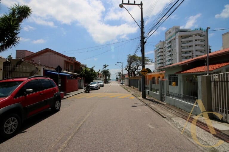 Casa residencial para alugar, com 330,00m², 1 suíte, 4 quartos, Estreito – Florianópolis, SC.